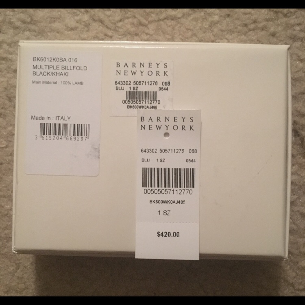 GIVENCHY
Eros Leather Zip Card Case - Picture 4 of 4